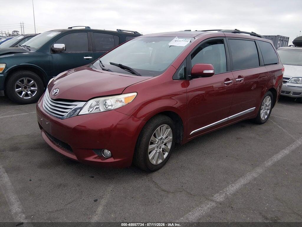 5TDYK3DC8DS397155 2013 TOYOTA SIENNA photo no. 2