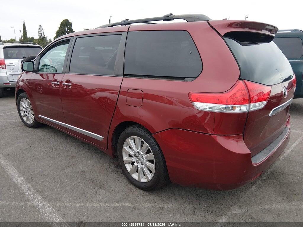 5TDYK3DC8DS397155 2013 TOYOTA SIENNA photo no. 3