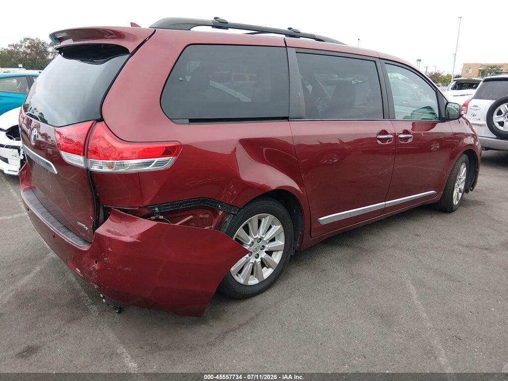 5TDYK3DC8DS397155 2013 TOYOTA SIENNA photo no. 4