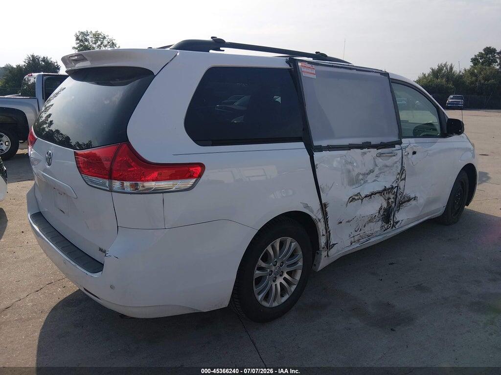 5TDYK3DC6DF287088 2013 TOYOTA SIENNA photo no. 4