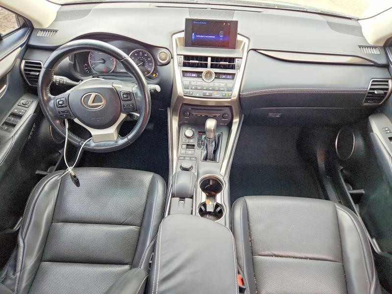 2017 LEXUS NX 200T BASE — Фото 8 из 12
