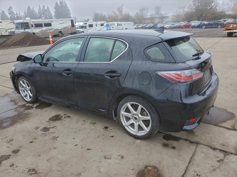 2017 LEXUS CT 200H — Фото 2 из 12