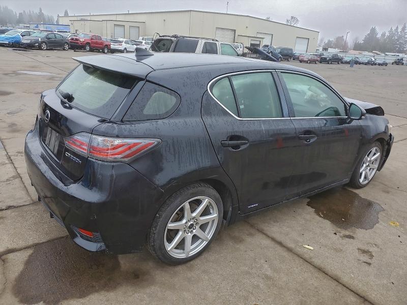 2017 LEXUS CT 200H — Фото 3 из 12