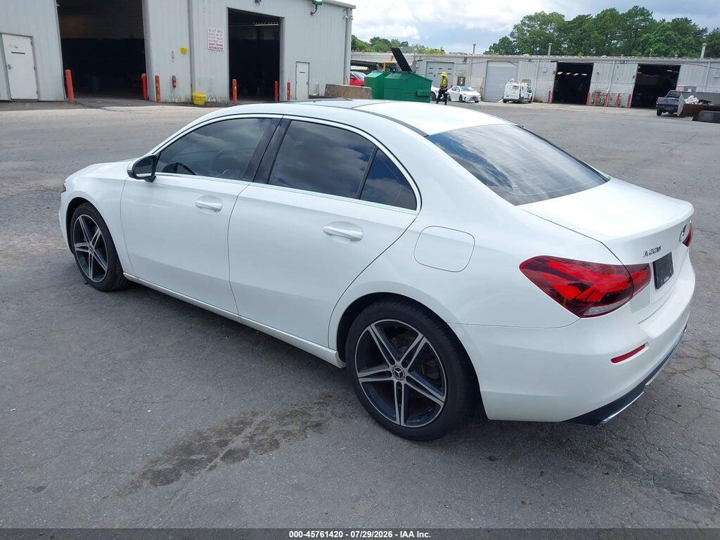 WDD3G4FB0KW010543 2019 MERCEDES-BENZ A 220 photo no. 3