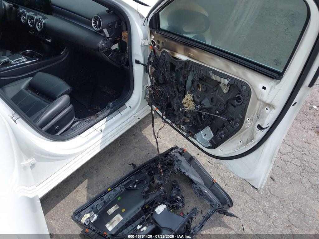 WDD3G4FB0KW010543 2019 MERCEDES-BENZ A 220 photo no. 6