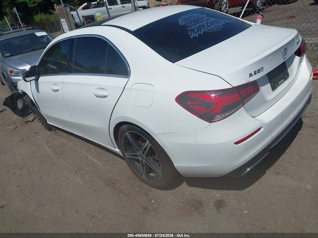 WDD3G4FB9KW012775 2019 MERCEDES-BENZ A 220 photo no. 3