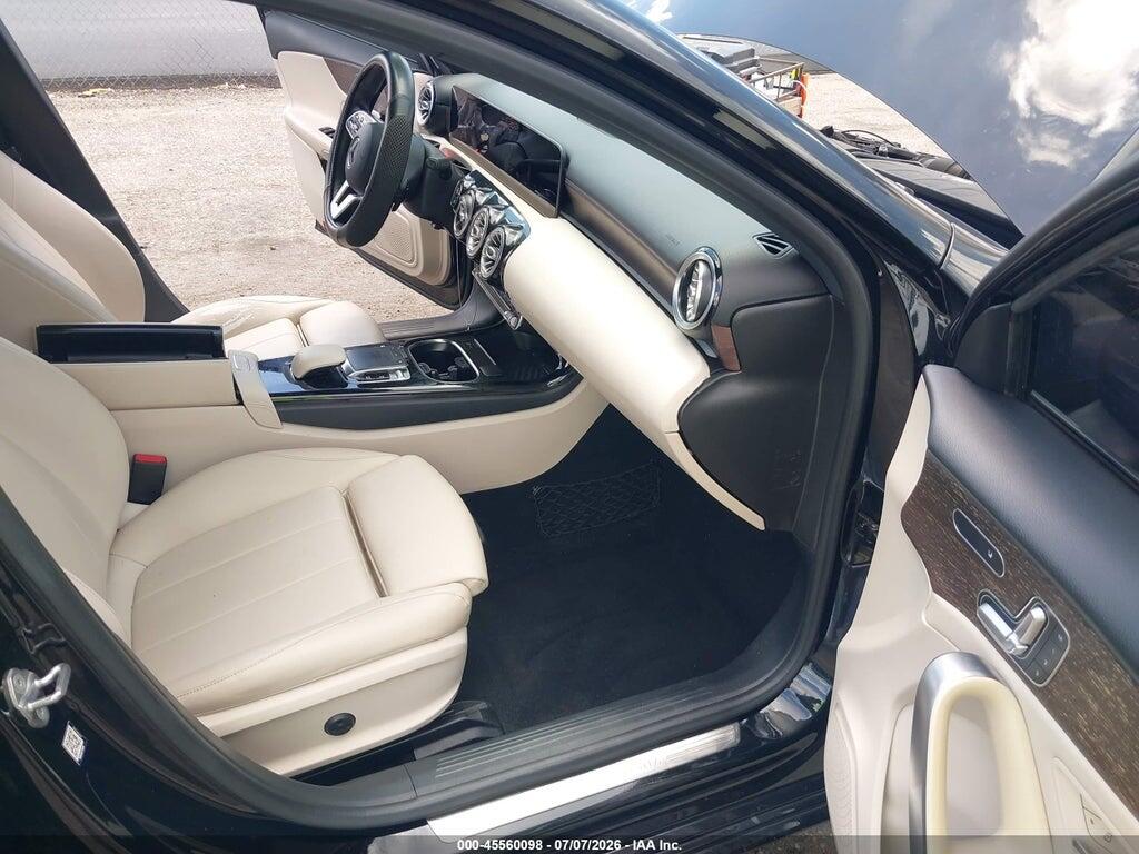 WDD3G4FB1KW024175 2019 MERCEDES-BENZ A 220 photo no. 5