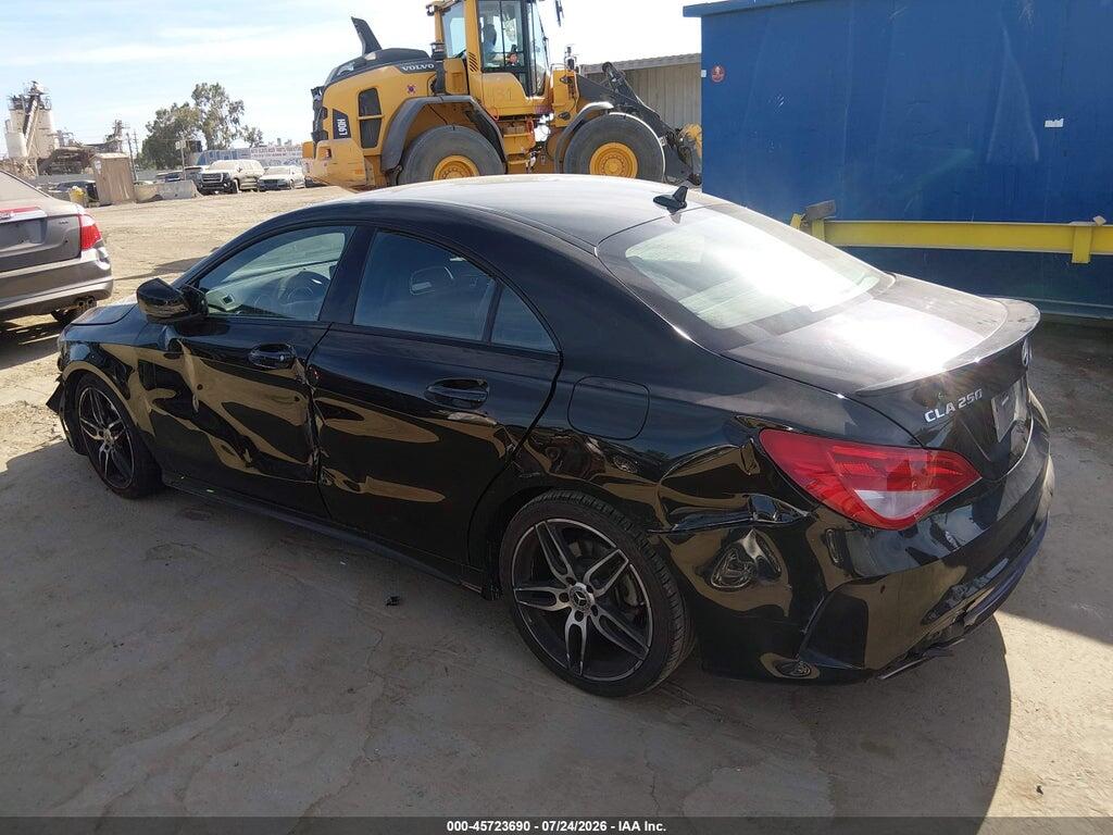 WDDSJ4EB8KN699137 2019 MERCEDES-BENZ CLA 250 photo no. 3