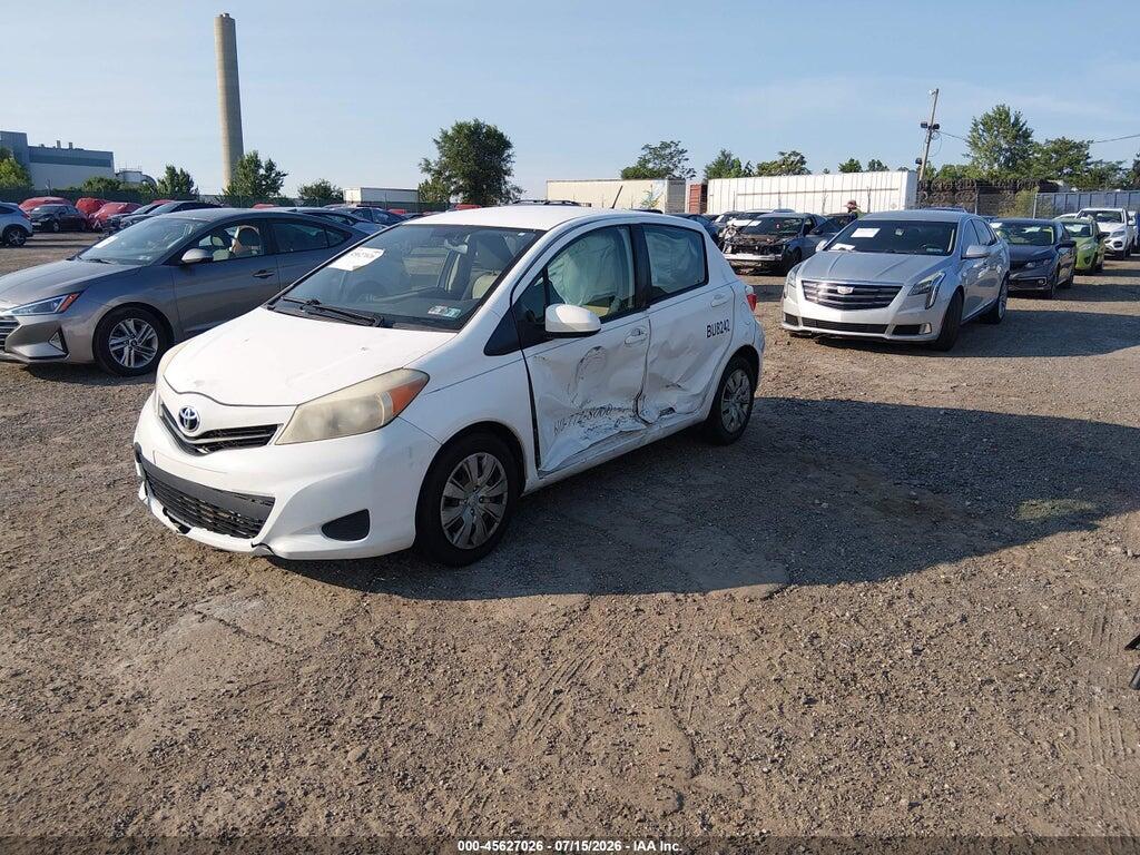 JTDKTUD33DD565840 2013 TOYOTA YARIS photo no. 2