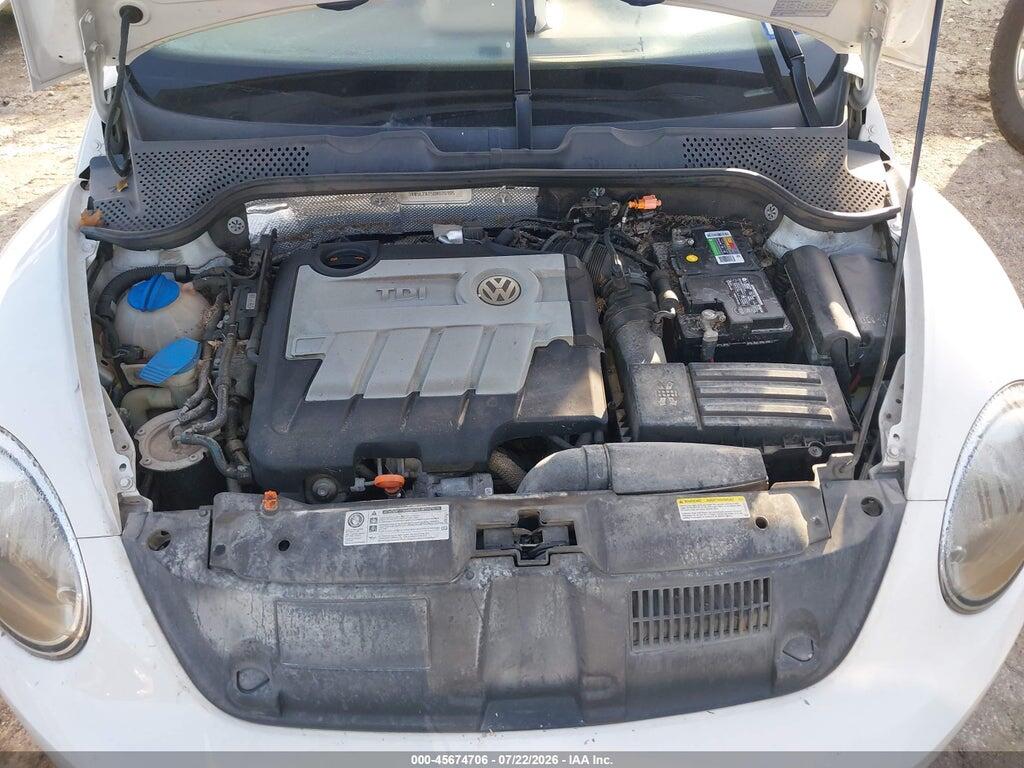 3VW5L7AT5DM820105 2013 VOLKSWAGEN BEETLE photo no. 10