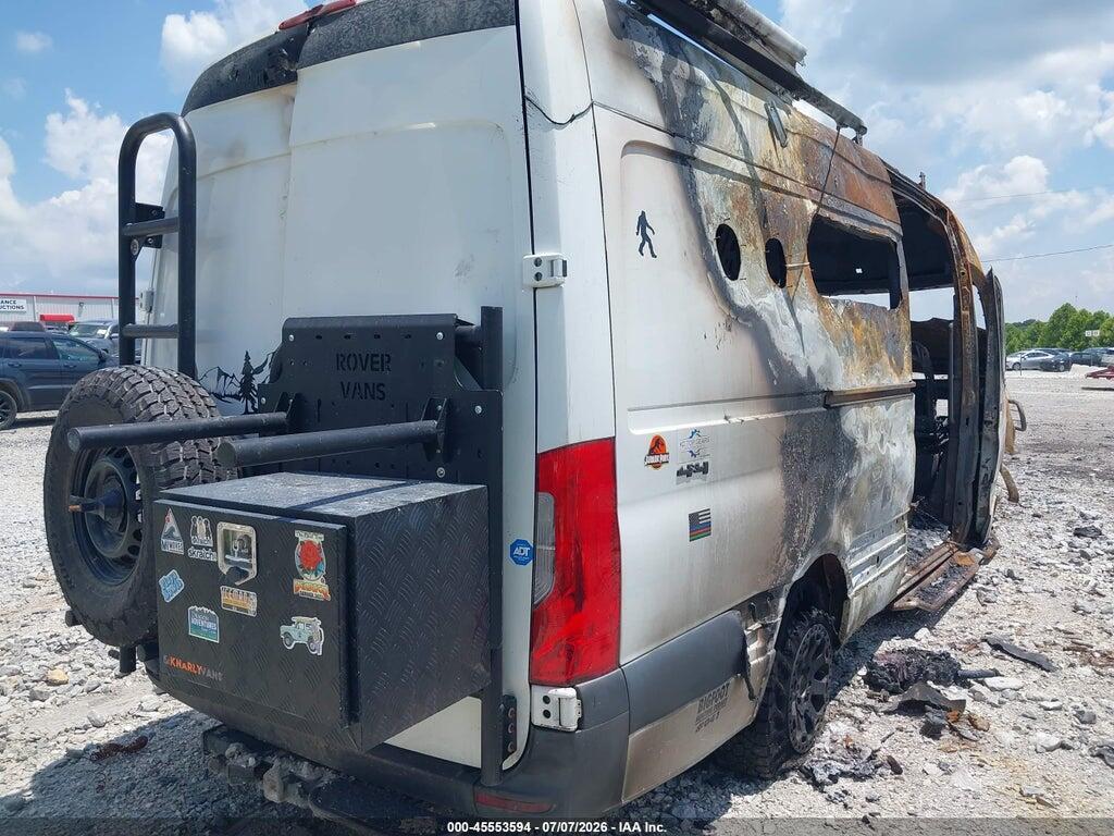 WD3PF1CD1KP085081 2019 MERCEDES-BENZ SPRINTER 2500 photo no. 4