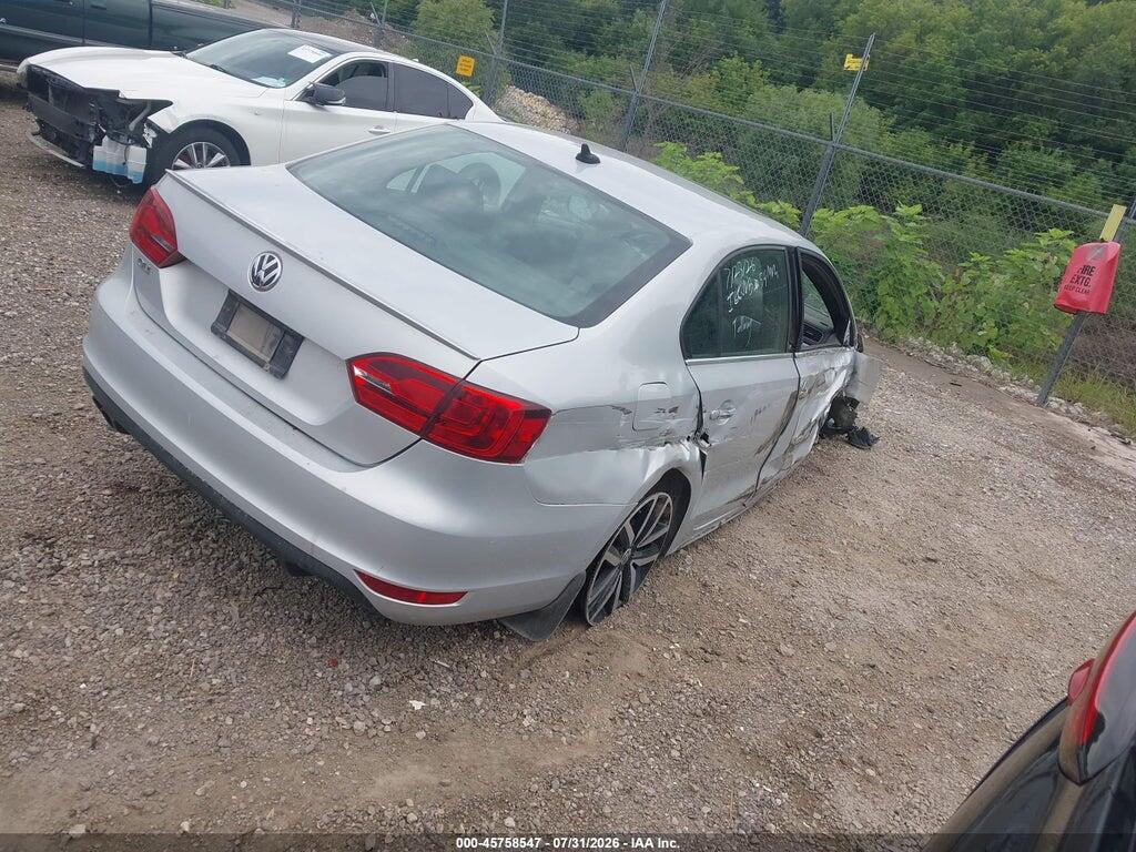 3VW467AJ9DM246786 2013 VOLKSWAGEN JETTA photo no. 4