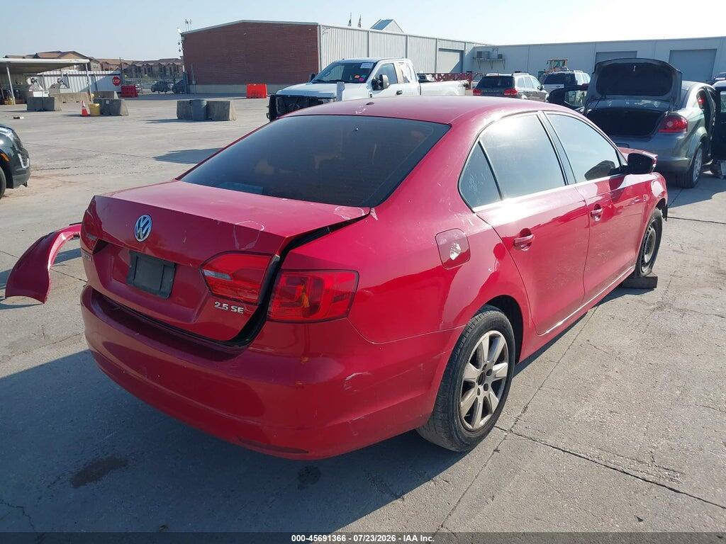 3VWDP7AJ9DM377410 2013 VOLKSWAGEN JETTA photo no. 4