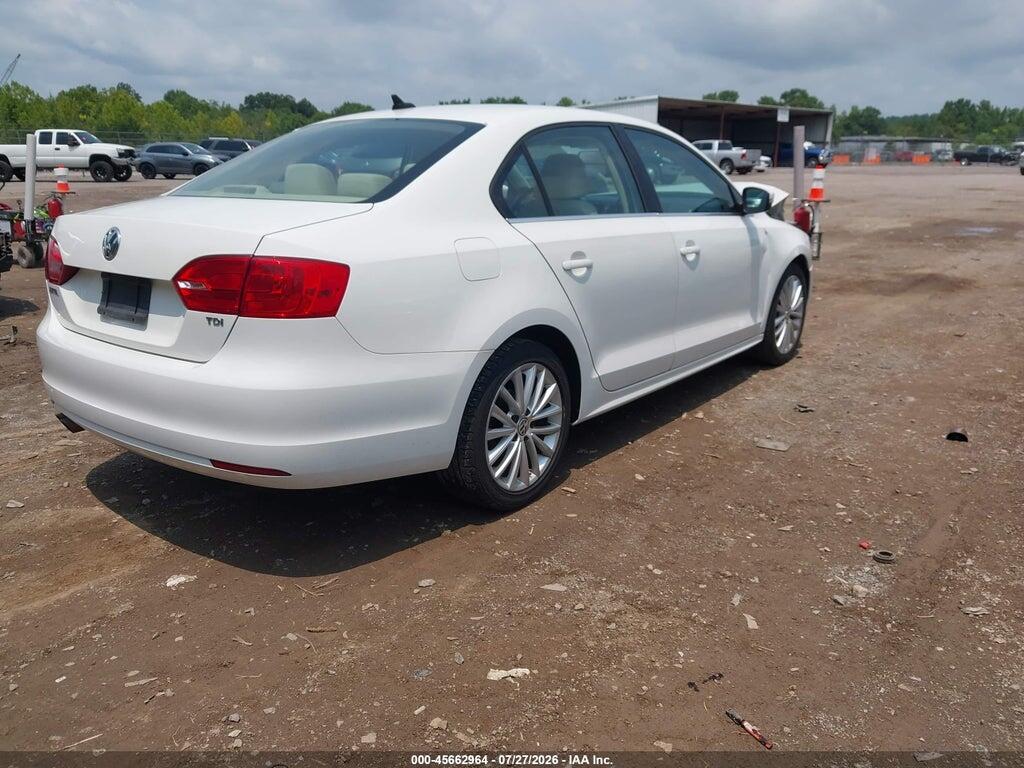 3VW3L7AJ4DM274435 2013 VOLKSWAGEN JETTA photo no. 4