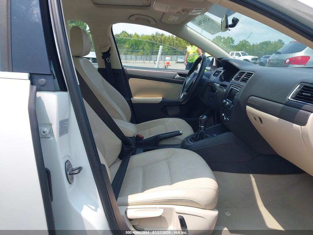 3VW3L7AJ4DM274435 2013 VOLKSWAGEN JETTA photo no. 5
