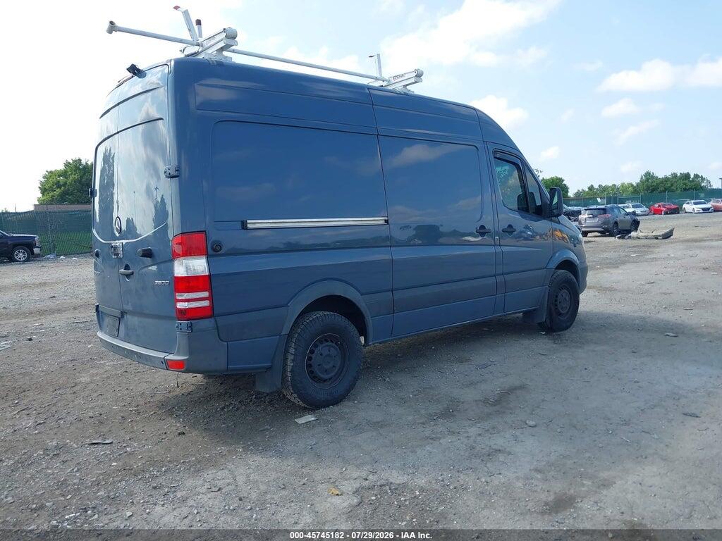WD3PE7CD4JP644885 2018 MERCEDES-BENZ SPRINTER 2500 photo no. 4
