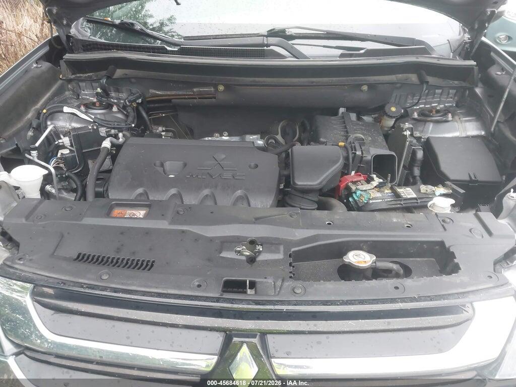 JA4AZ3A35JZ065261 2018 MITSUBISHI OUTLANDER photo no. 10