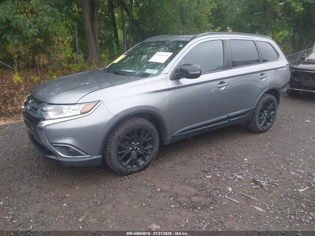 JA4AZ3A35JZ065261 2018 MITSUBISHI OUTLANDER photo no. 2