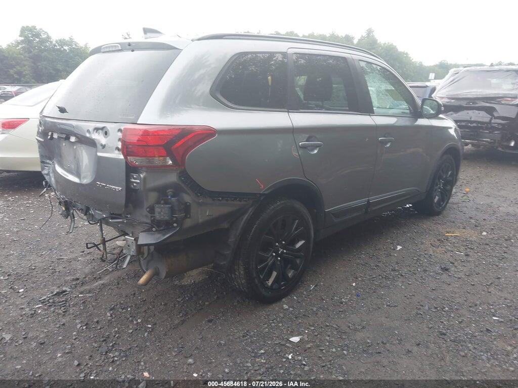 JA4AZ3A35JZ065261 2018 MITSUBISHI OUTLANDER photo no. 4