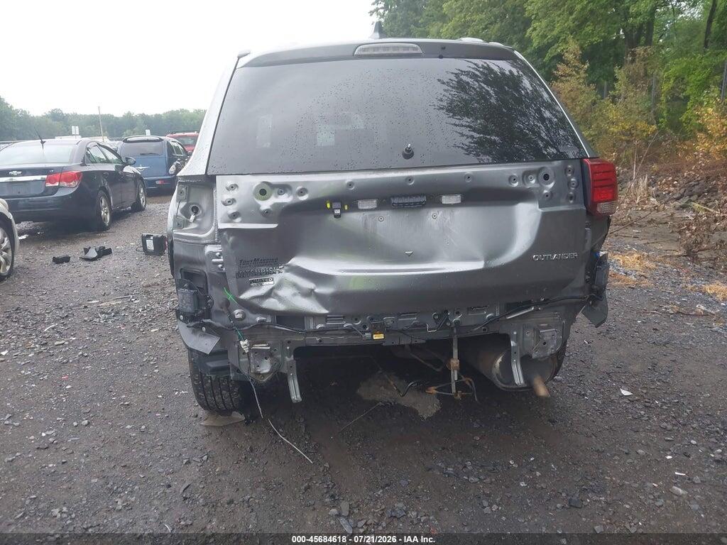 JA4AZ3A35JZ065261 2018 MITSUBISHI OUTLANDER photo no. 6