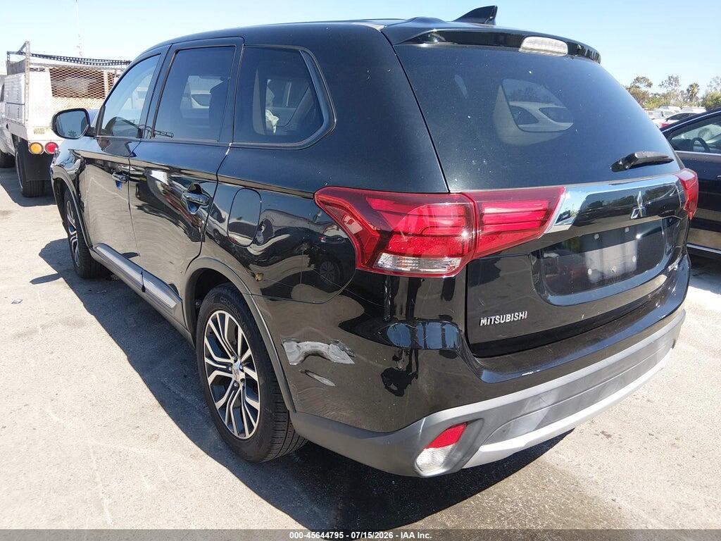 JA4AD3A39JZ042497 2018 MITSUBISHI OUTLANDER photo no. 3