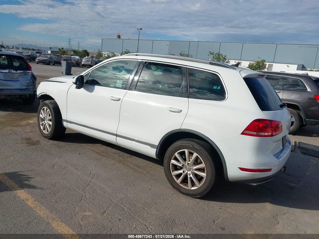 WVGEP9BP2DD013441 2013 VOLKSWAGEN TOUAREG photo no. 3