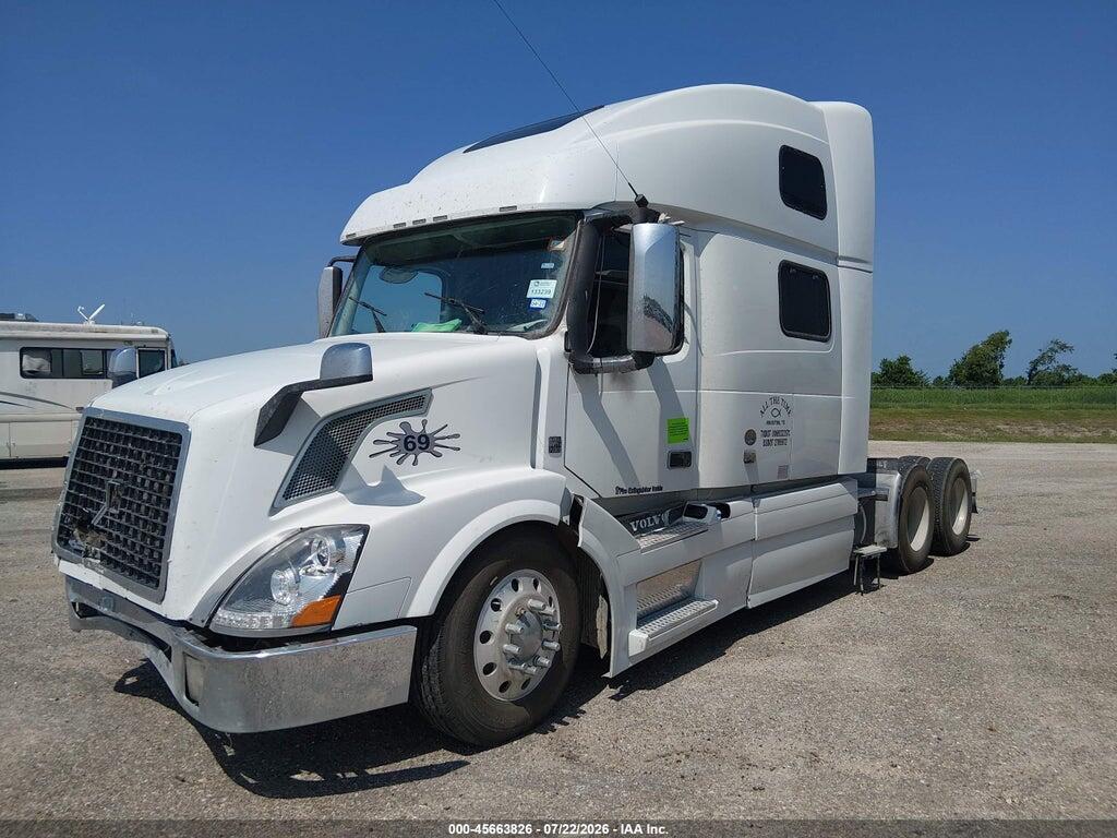 4V4NC9EJ1DN148268 2013 VOLVO VN*ORS photo no. 2
