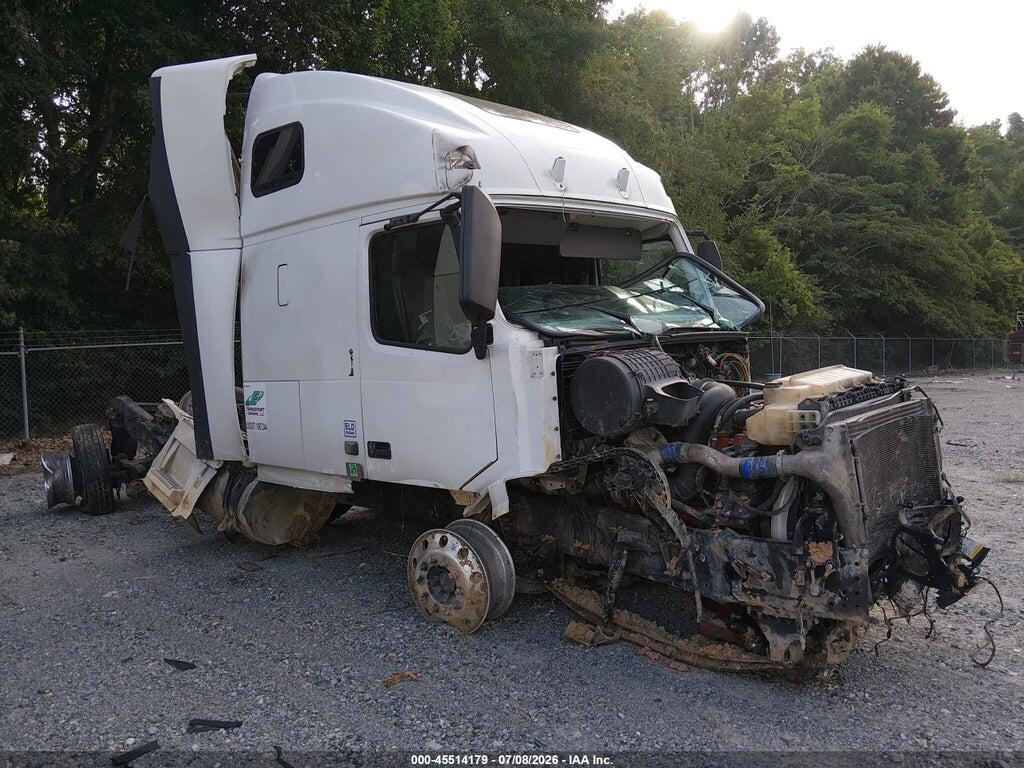 4V4NC9TH4DN566615 2013 VOLVO VN photo no. 1