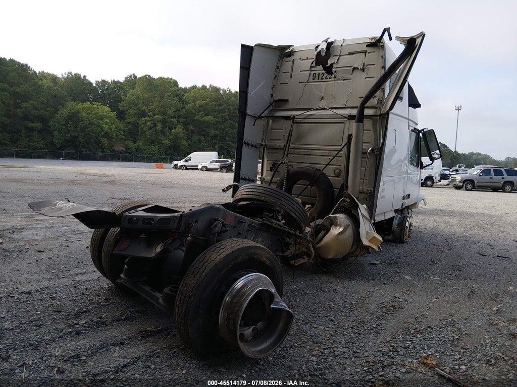 4V4NC9TH4DN566615 2013 VOLVO VN photo no. 4