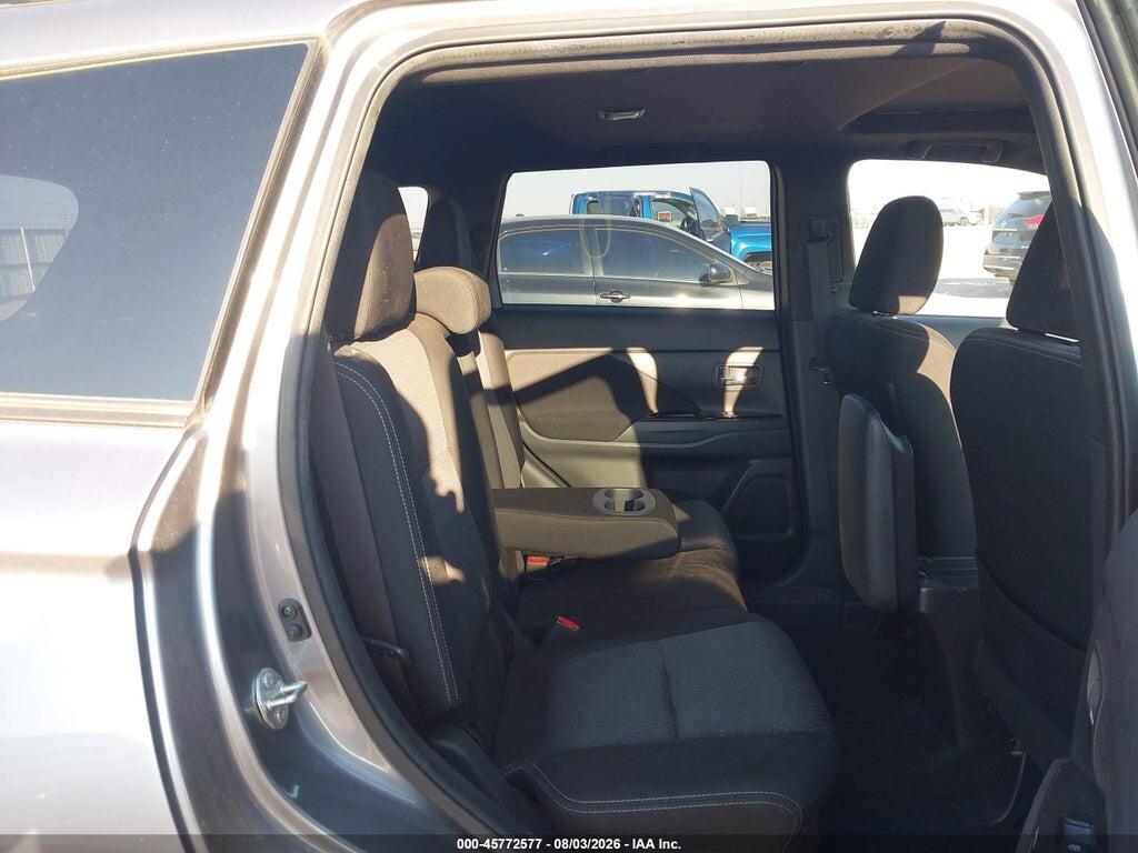 JA4AD3A30JZ064288 2018 MITSUBISHI OUTLANDER photo no. 8