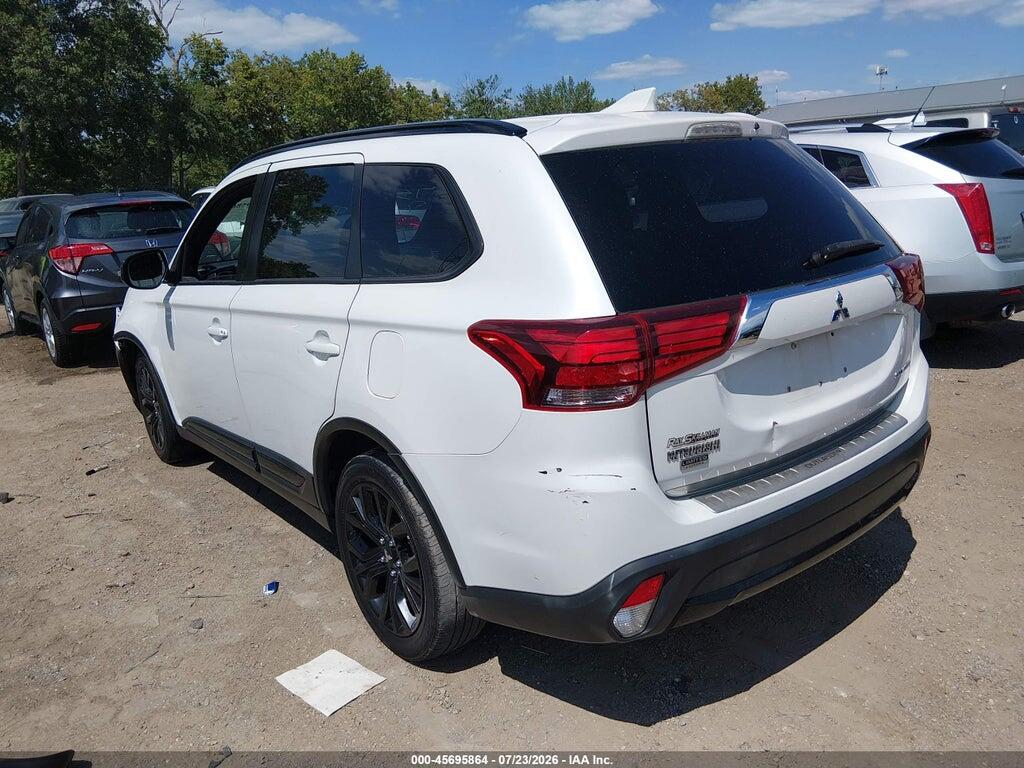 JA4AD3A31JZ048441 2018 MITSUBISHI OUTLANDER photo no. 3