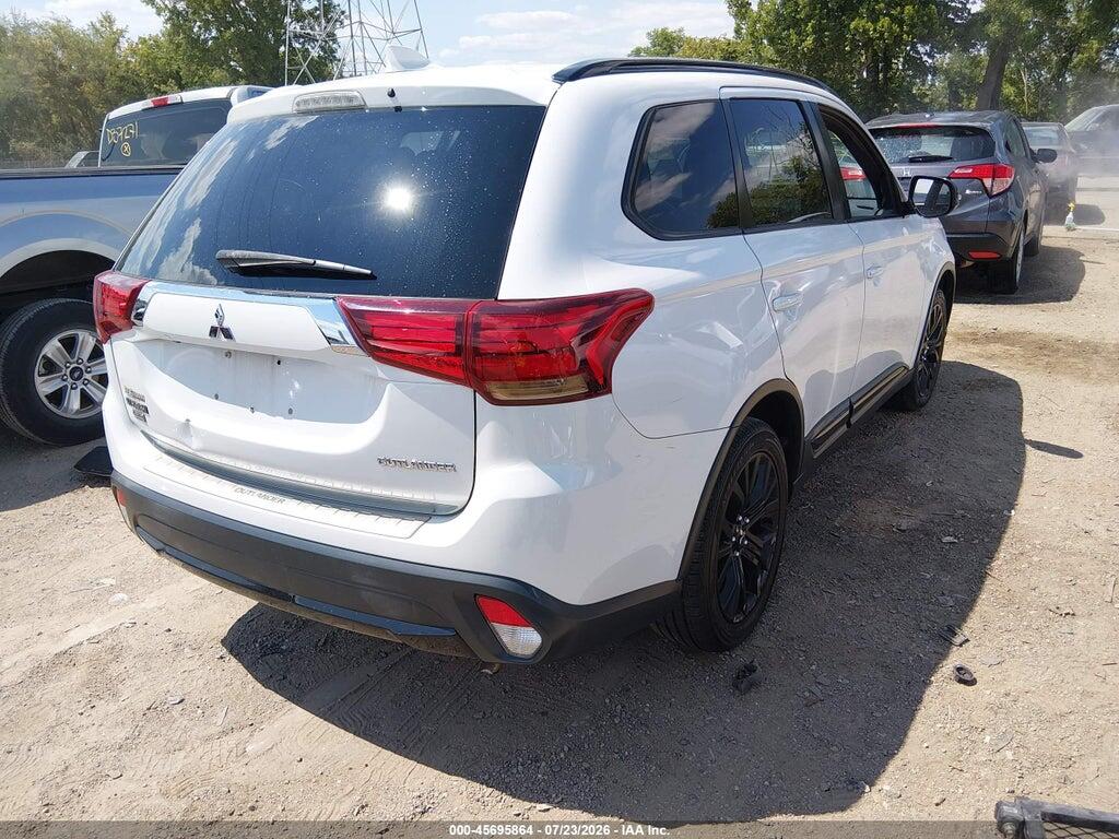 JA4AD3A31JZ048441 2018 MITSUBISHI OUTLANDER photo no. 4