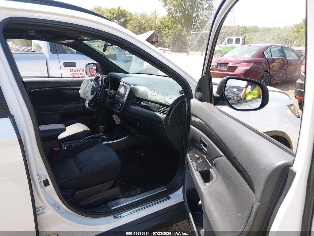 JA4AD3A31JZ048441 2018 MITSUBISHI OUTLANDER photo no. 5