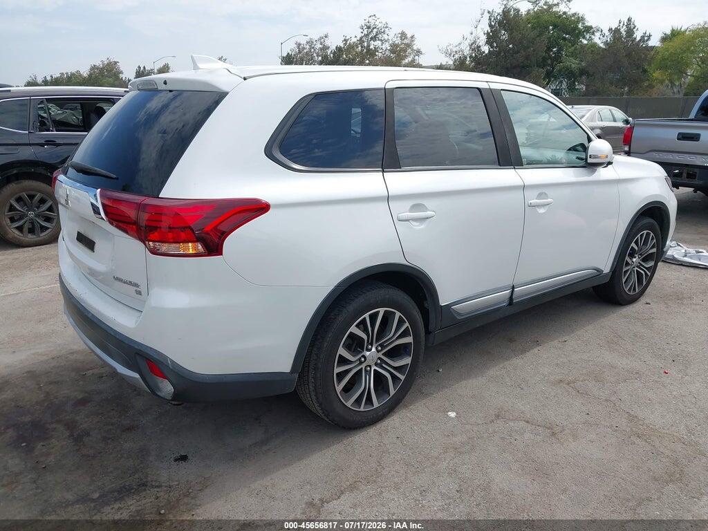 JA4AD3A33JZ041541 2018 MITSUBISHI OUTLANDER photo no. 4