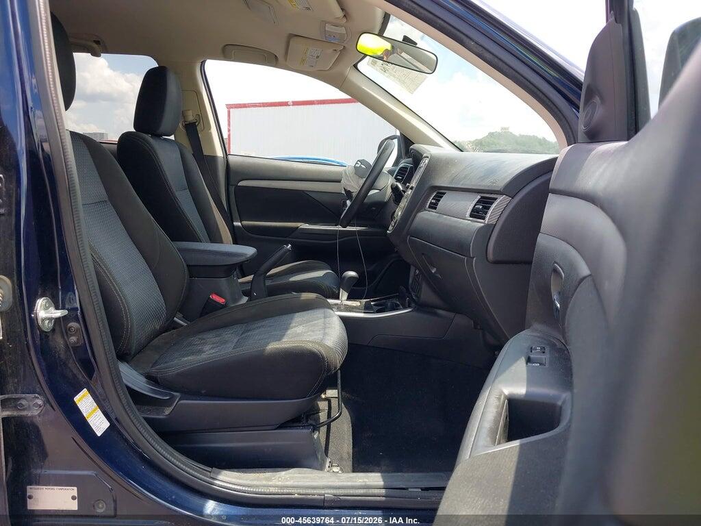 JA4AZ3A33JZ058633 2018 MITSUBISHI OUTLANDER photo no. 5