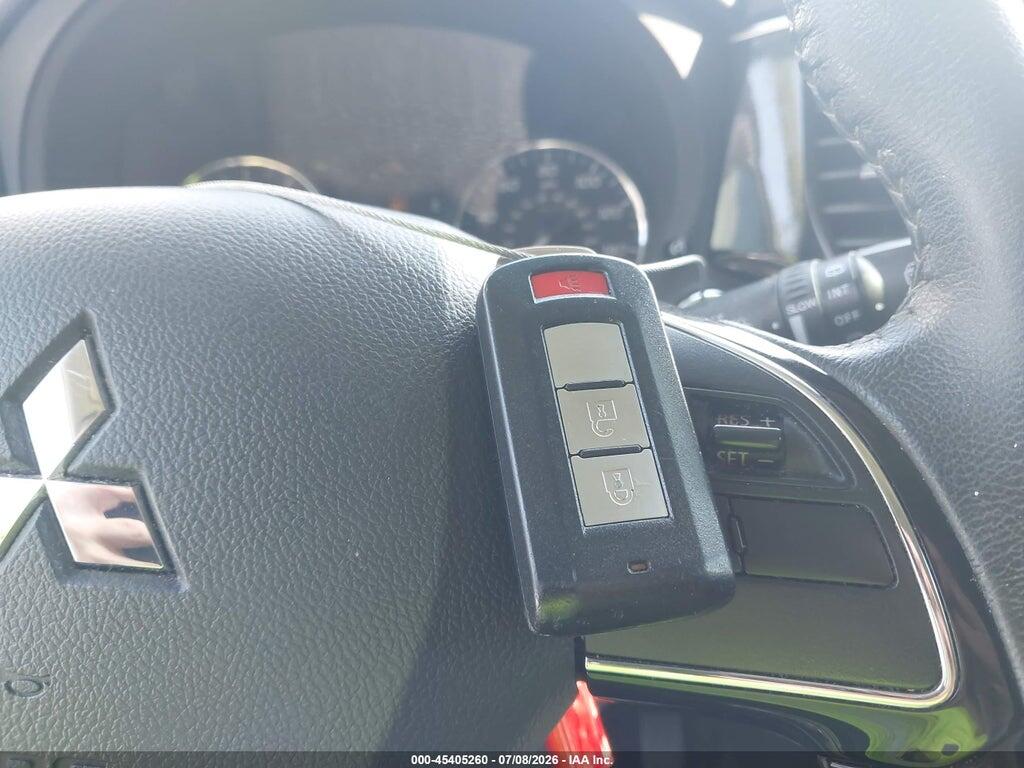 JA4AD3A33JZ016946 2018 MITSUBISHI OUTLANDER photo no. 11