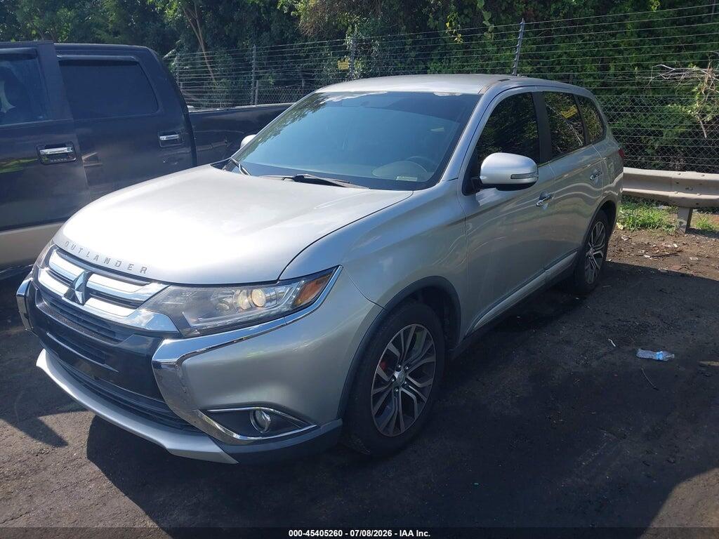 JA4AD3A33JZ016946 2018 MITSUBISHI OUTLANDER photo no. 2