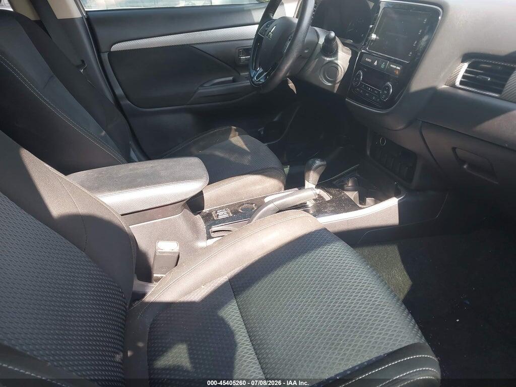 JA4AD3A33JZ016946 2018 MITSUBISHI OUTLANDER photo no. 5