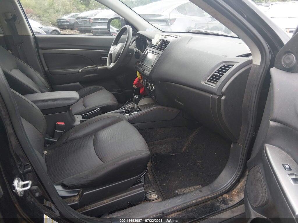 JA4AR3AU0JU021111 2018 MITSUBISHI OUTLANDER SPORT photo no. 5