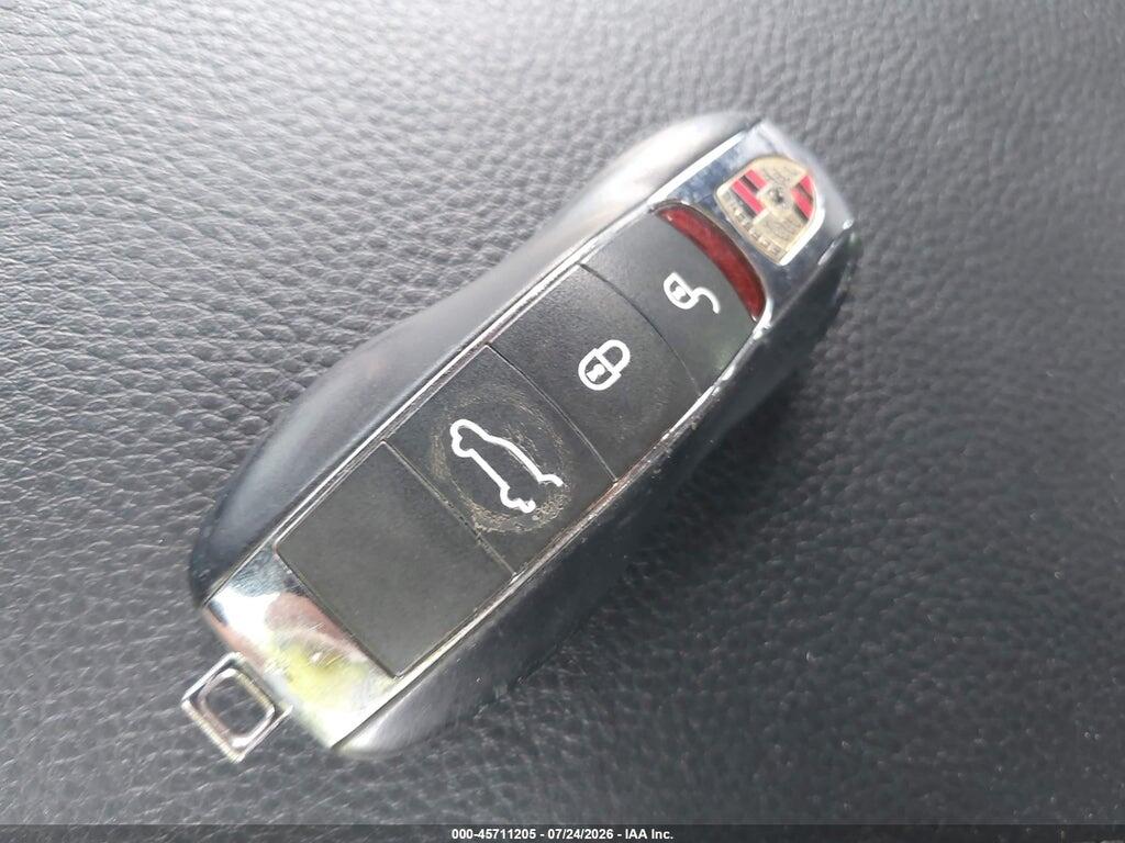 WP1AF2A25FLA42197 2015 PORSCHE CAYENNE photo no. 11