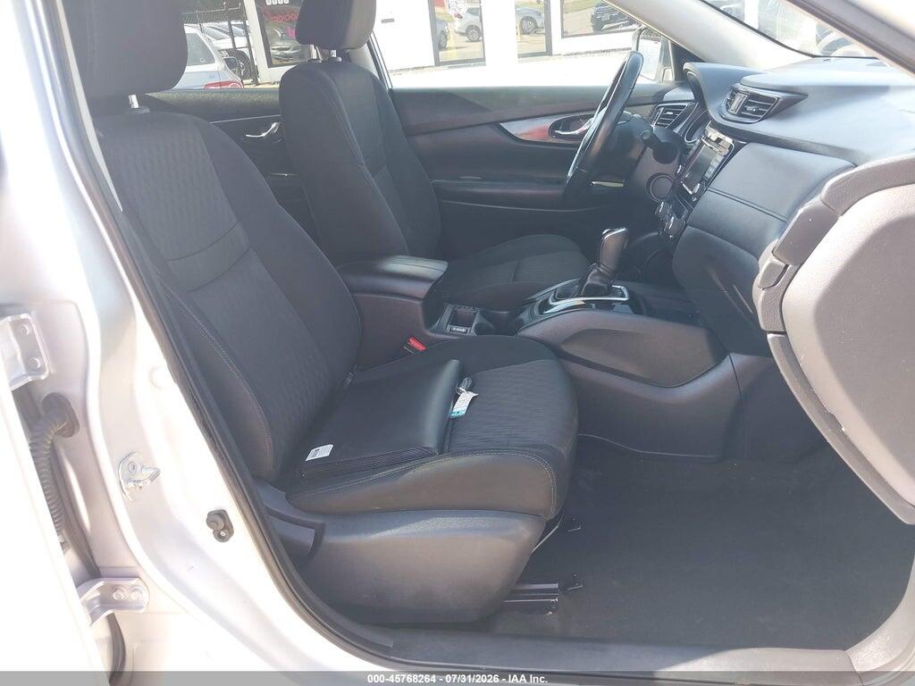 KNMAT2MT2JP567976 2018 NISSAN ROGUE photo no. 5
