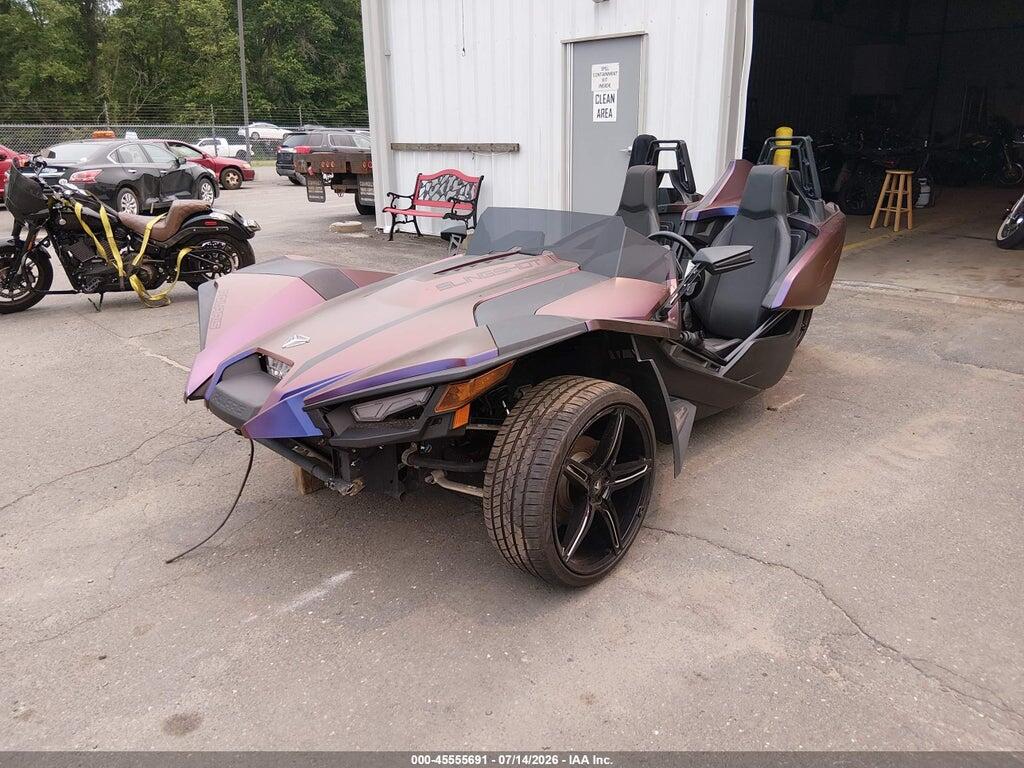 57XAAPHD2L8137309 2020 POLARIS SLINGSHOT photo no. 2
