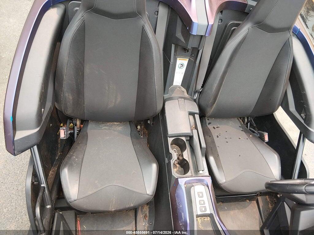 57XAAPHD2L8137309 2020 POLARIS SLINGSHOT photo no. 8