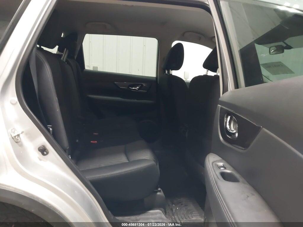 KNMAT2MVXJP523709 2018 NISSAN ROGUE photo no. 8