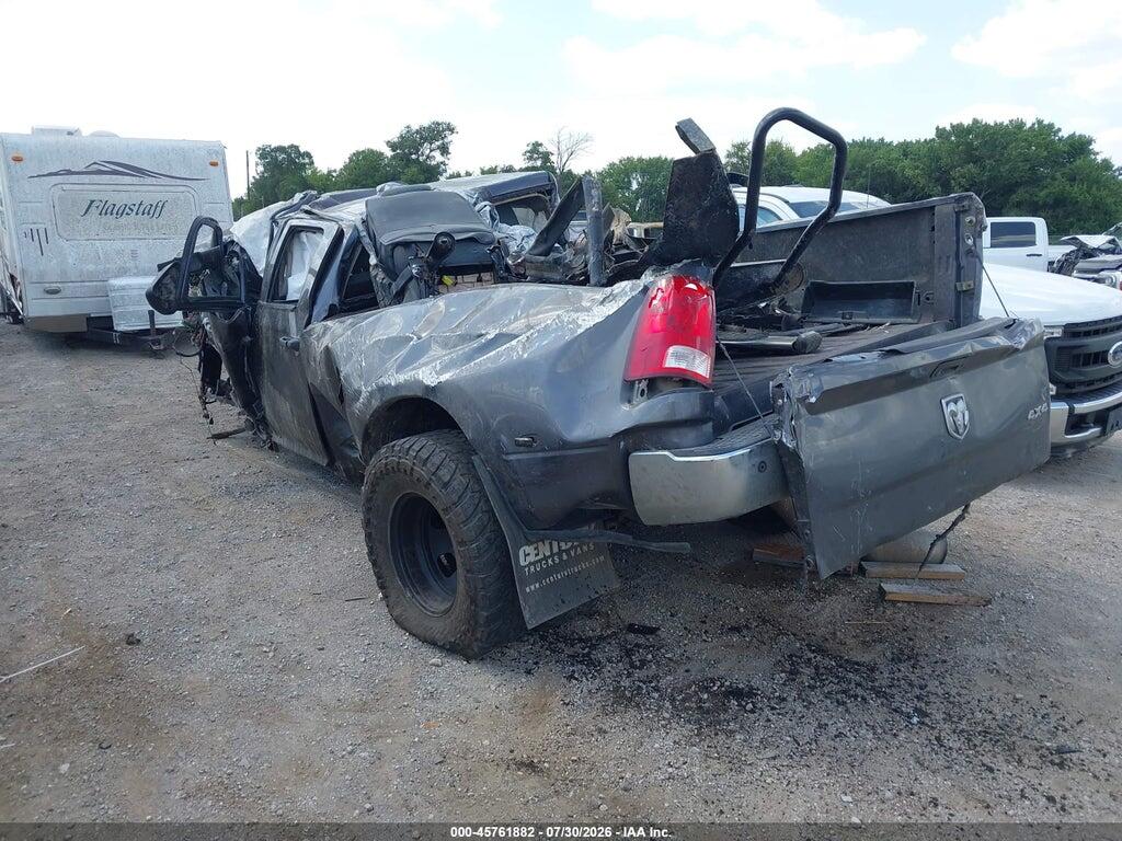 3C63RRGL4FG703863 2015 RAM 3500 photo no. 3