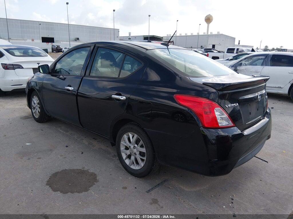 3N1CN7AP5JL817880 2018 NISSAN VERSA photo no. 3