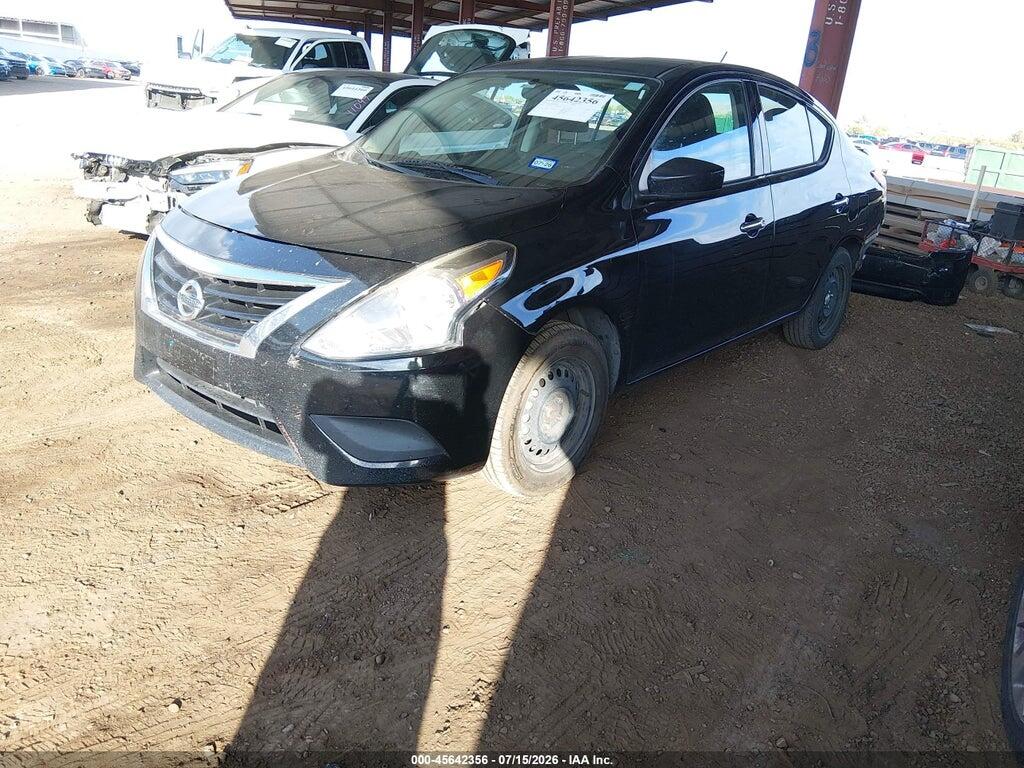3N1CN7AP0JL813896 2018 NISSAN VERSA photo no. 2