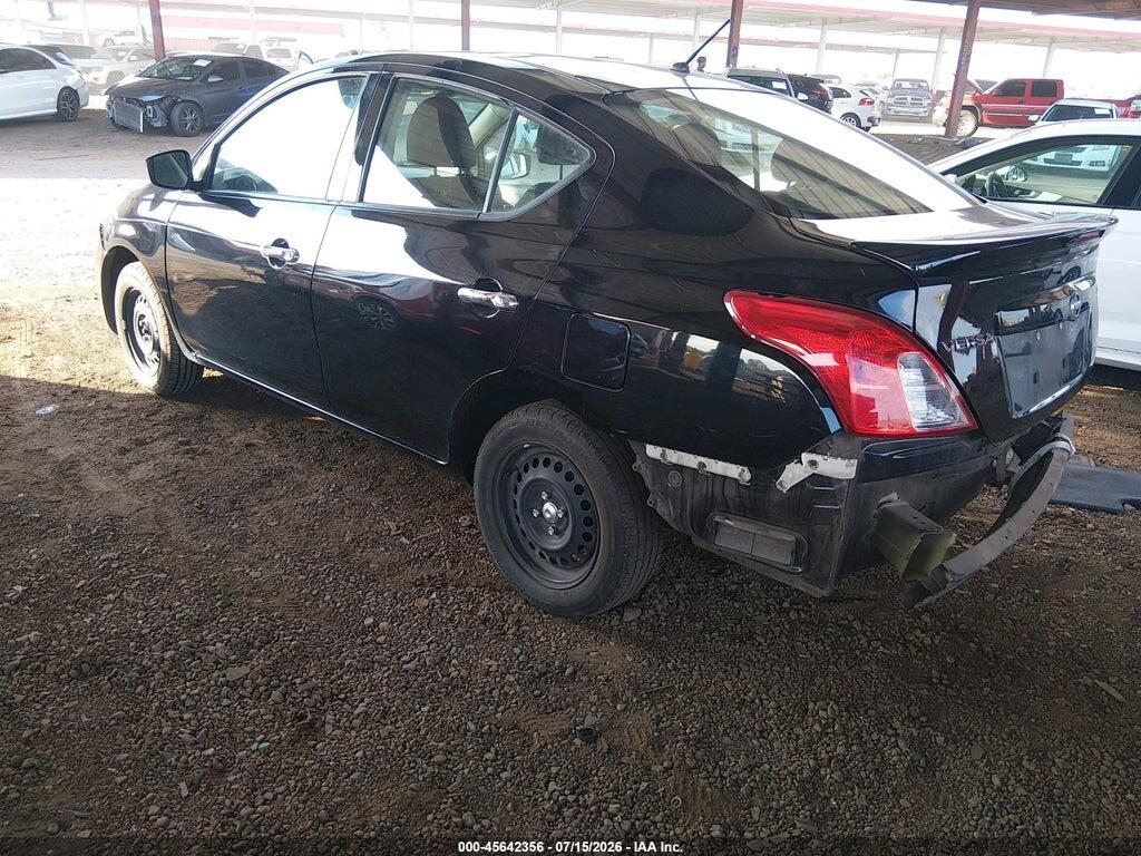 3N1CN7AP0JL813896 2018 NISSAN VERSA photo no. 3