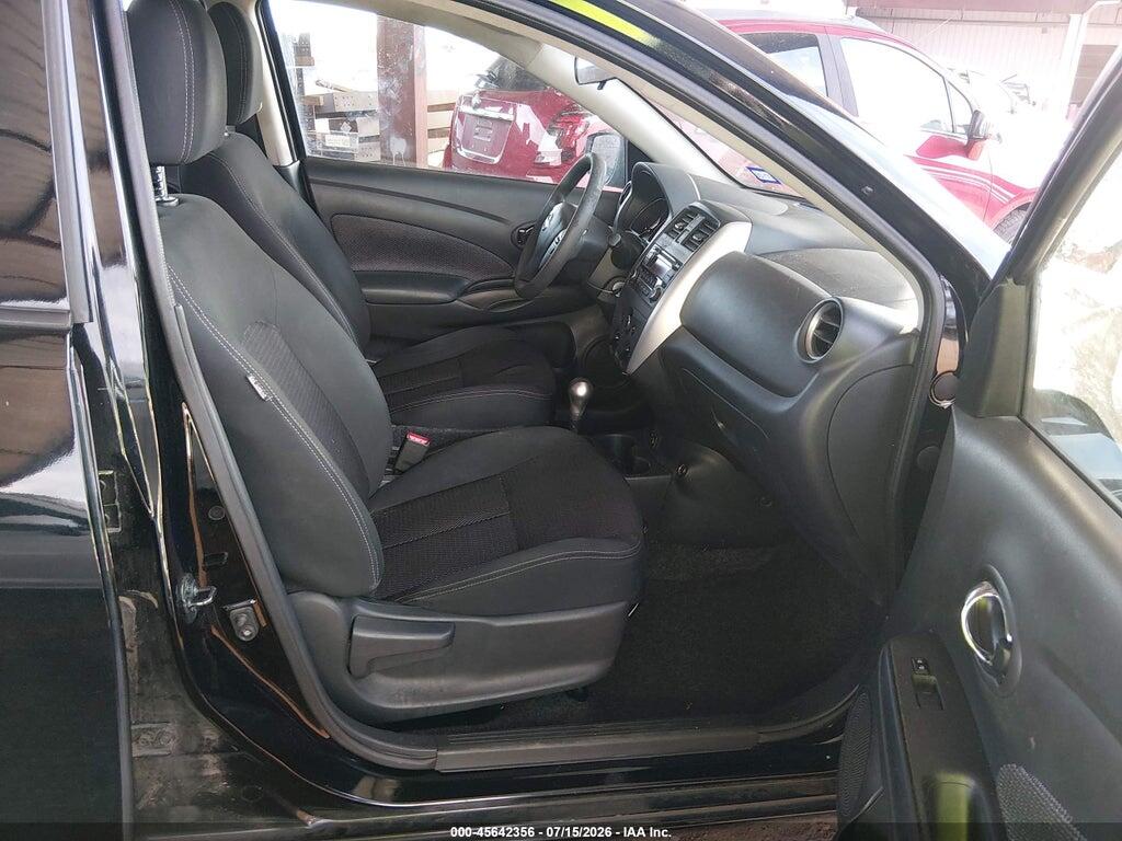 3N1CN7AP0JL813896 2018 NISSAN VERSA photo no. 5