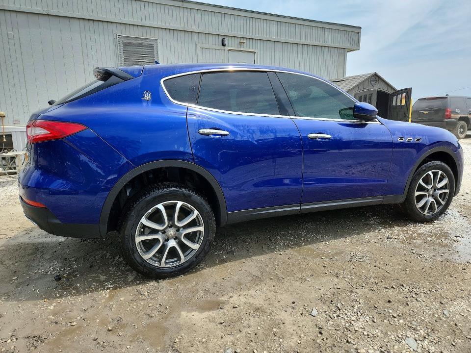 2017 MASERATI LEVANTE — Фото 3 из 13